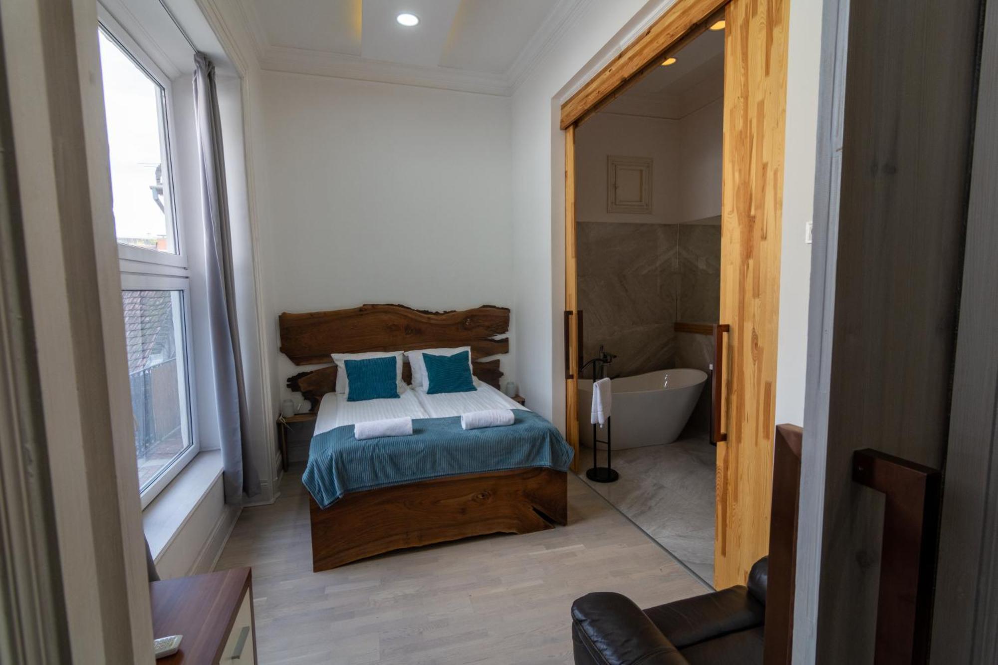 Tower Szeged Belvarosi Exkluziv Panoramas Apartman - Free Parking מראה חיצוני תמונה